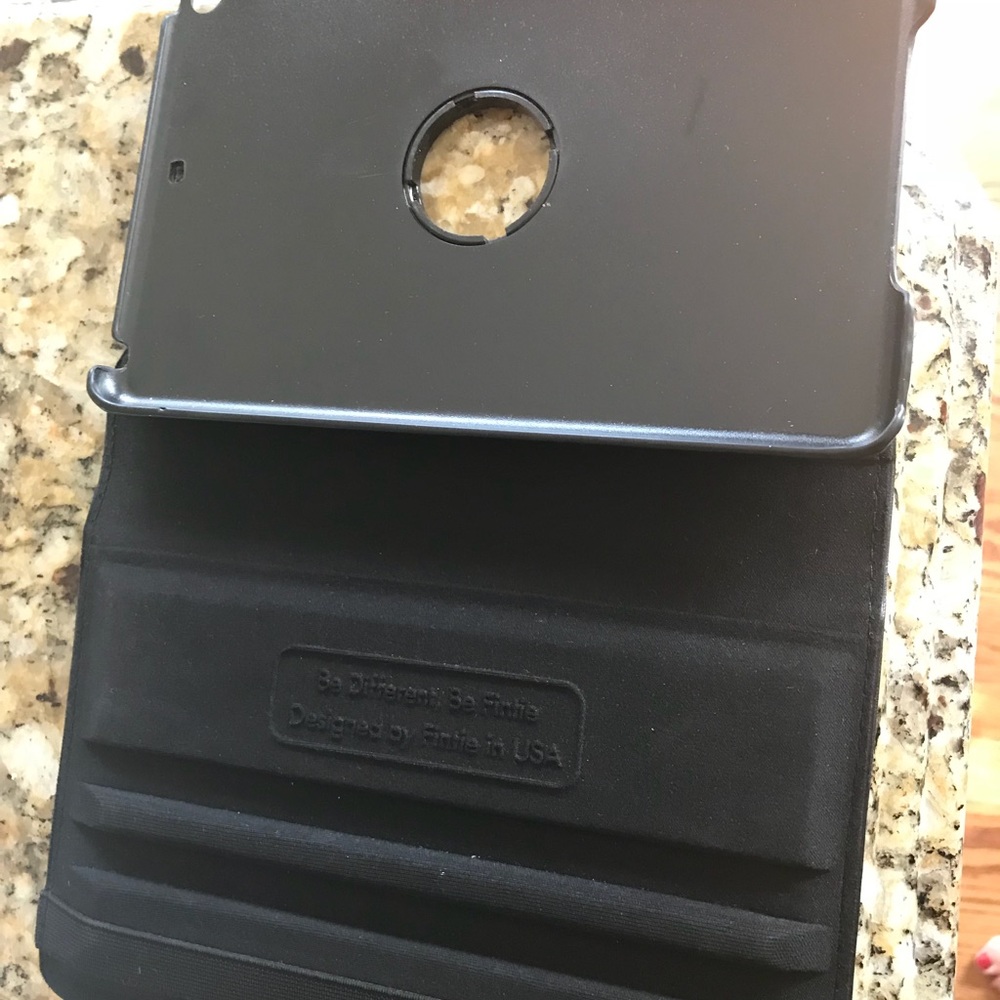 Mini iPad case - Picture 2 of 3
